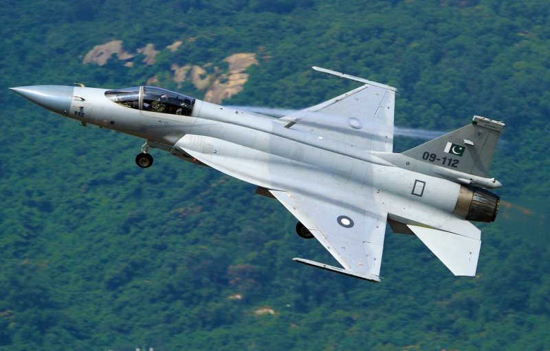 Пакистанский истребитель JF-17 Thunder