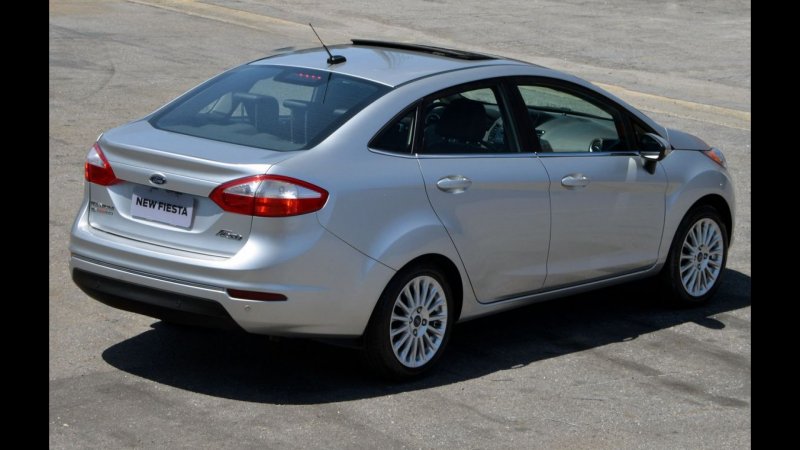 Ford Fiesta 2016 седан