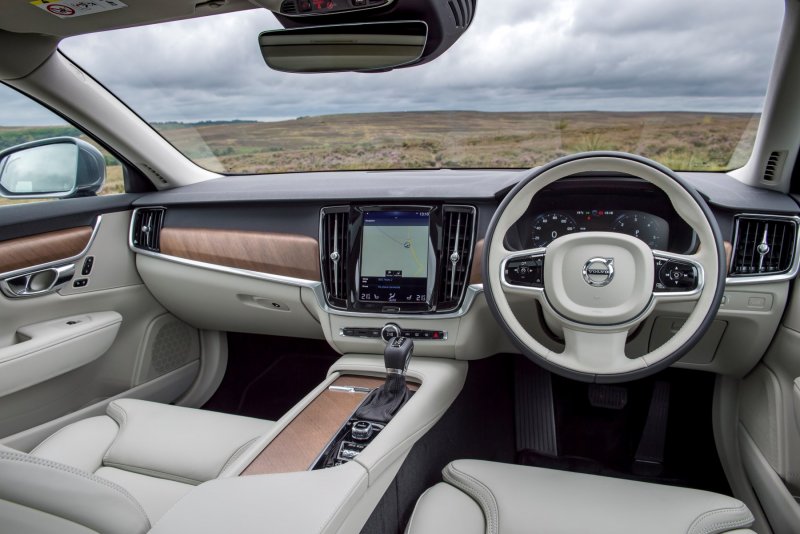 Volvo s90 белый салон