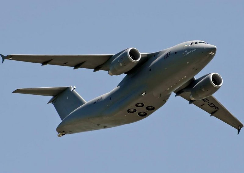 Самолет АН 70