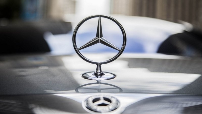 Mercedes Benz logo 2020