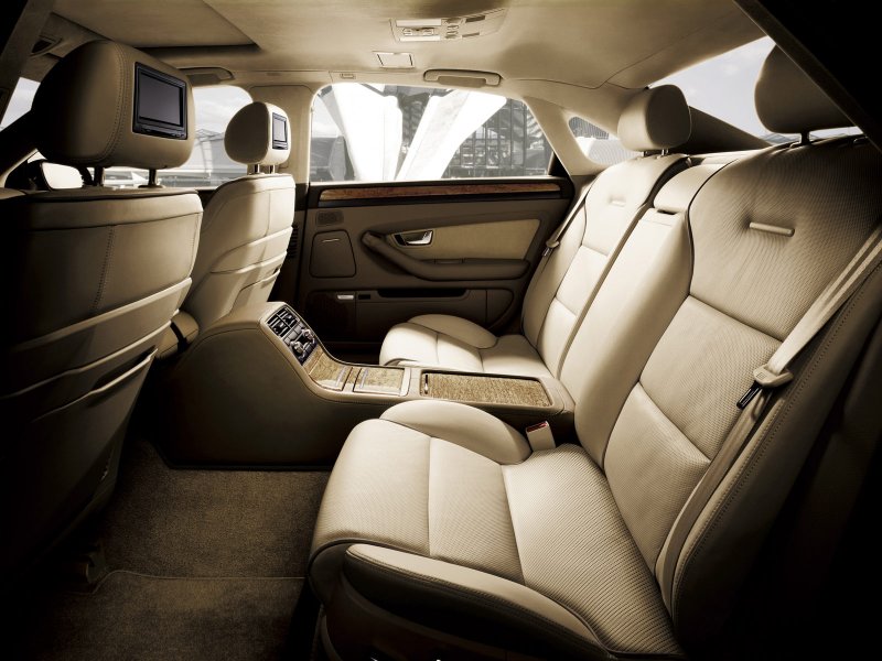 Бежевый салон Audi a8