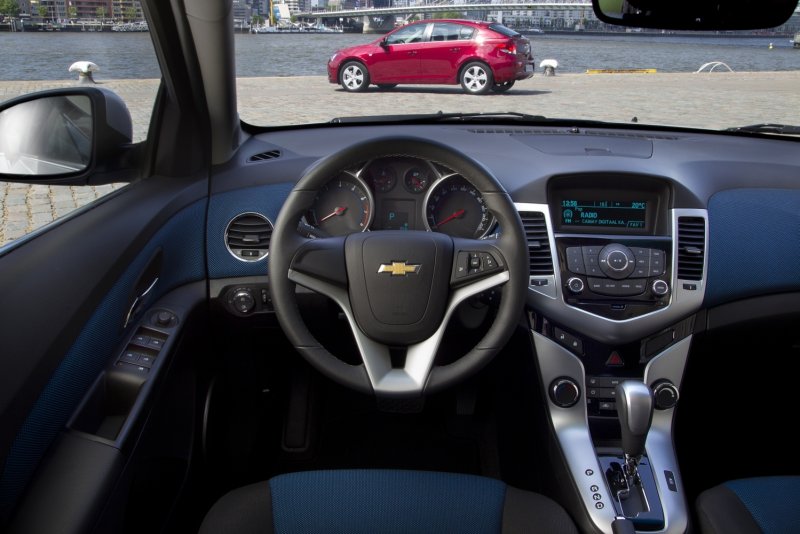 Chevrolet Cruze 2012 салон
