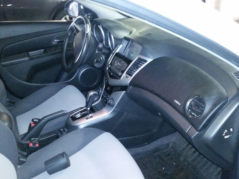 Chevrolet Cruze LS салон