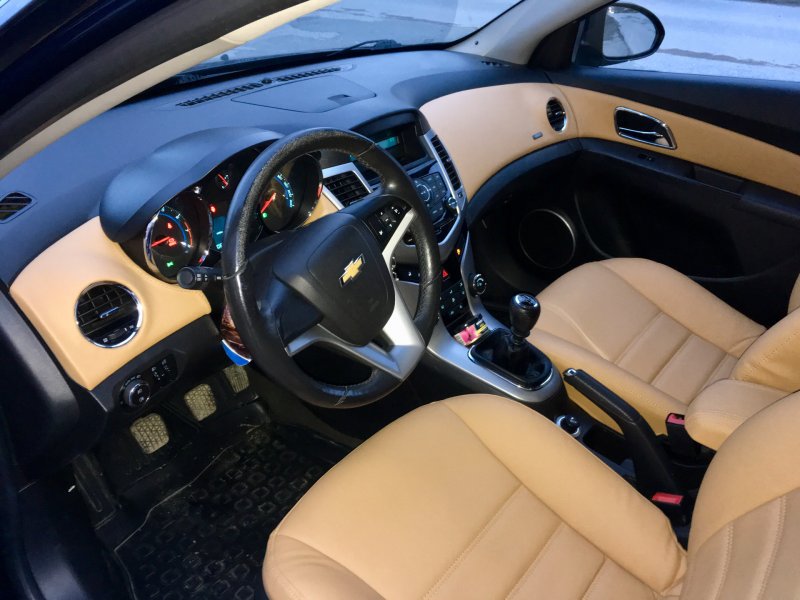 Перетяжка салона Chevrolet Cruze