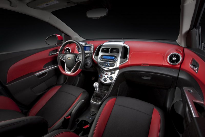 Chevrolet Sonic салон