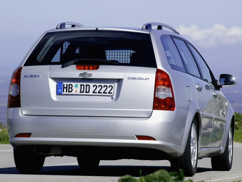Chevrolet Lacetti универсал сзади