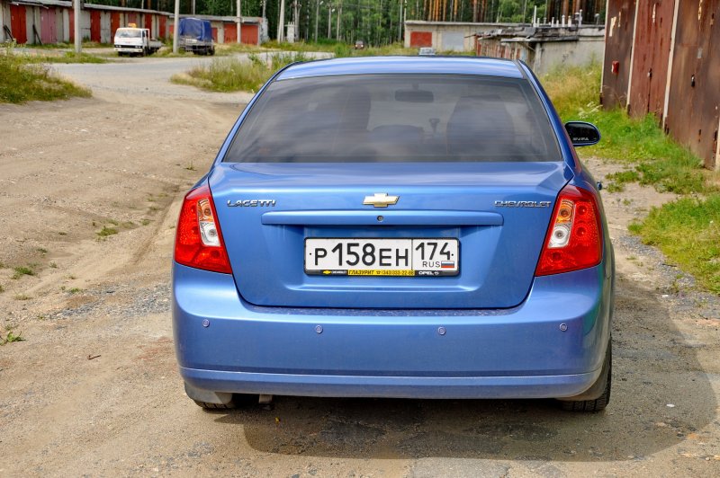 Chevrolet Lacetti 2008 седан с задиъ