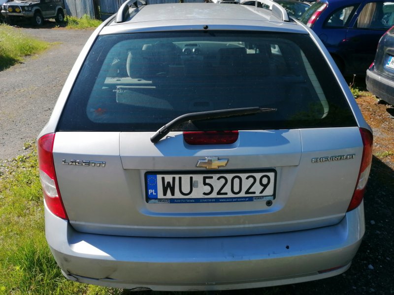 Chevrolet Lacetti универсал сзади