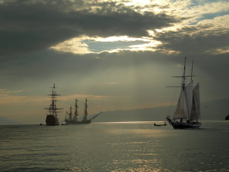 Корабль в море