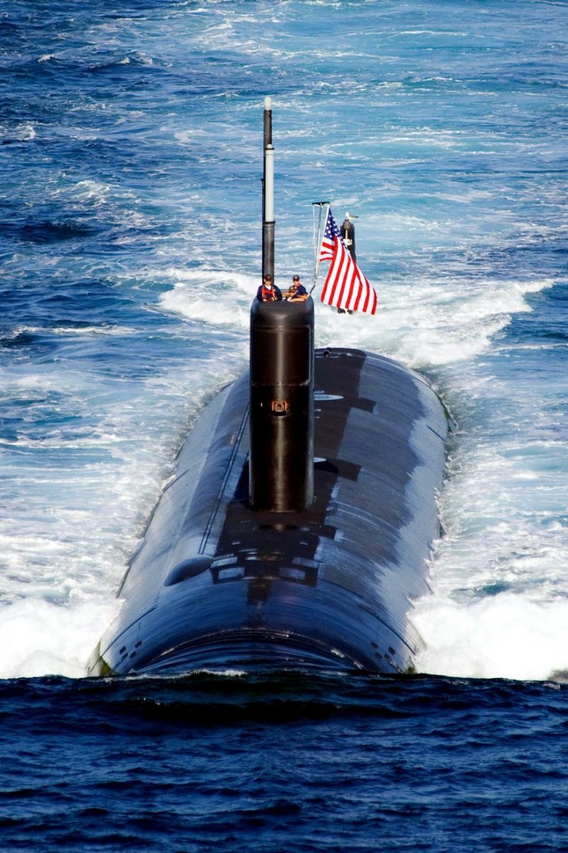 Субмарина ВМС США "Лос-Анджелес".