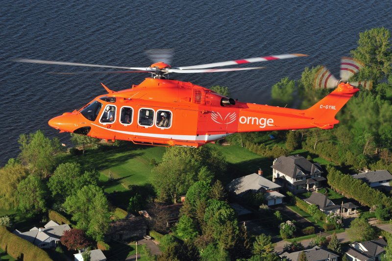 Итальянский вертолет AGUSTAWESTLAND aw139