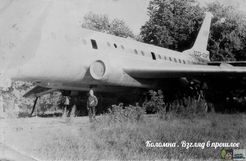 Памятник «самолет ту-16» Ахтубинск