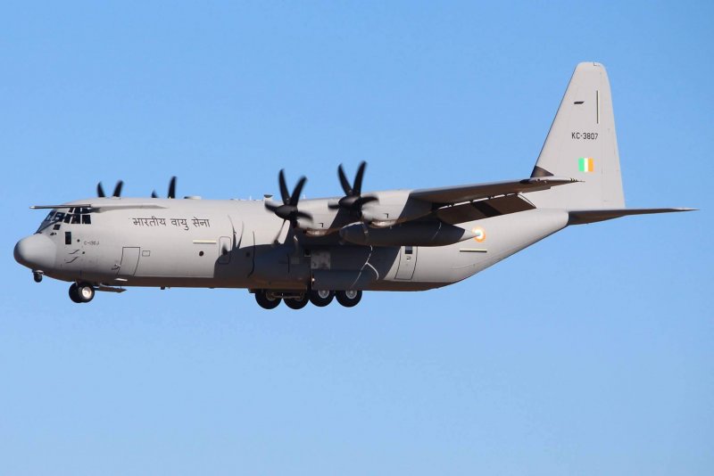 Транспортный самолёт с-130 Геркулес