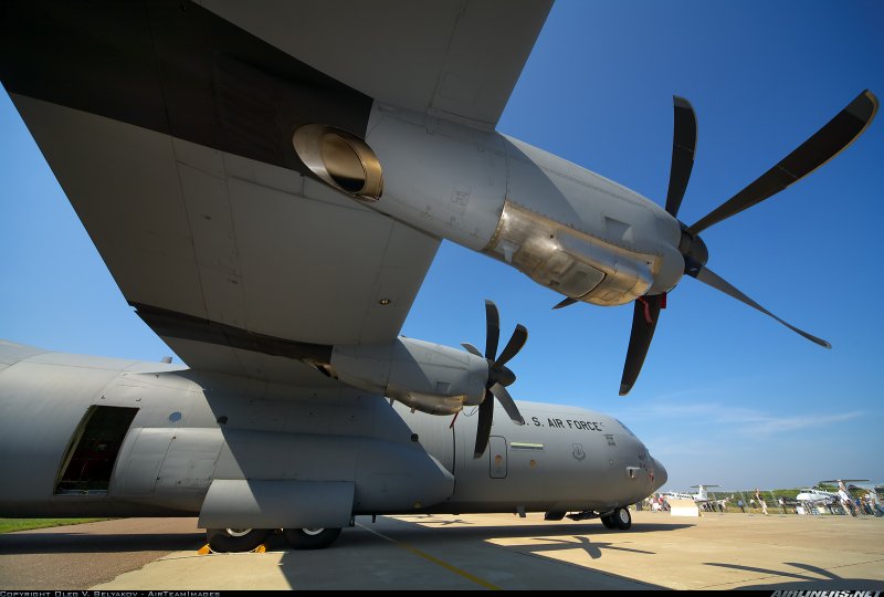 C-130 сравнить АН-12