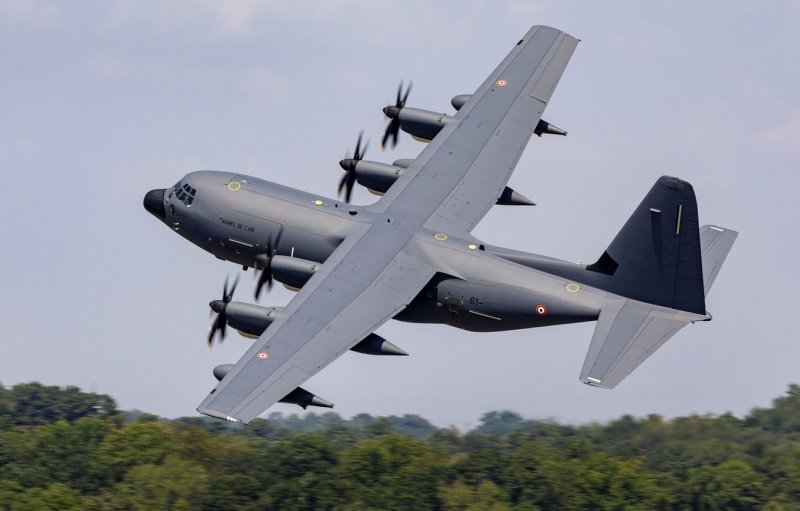 Полеты американских c-130 показали на впечатляющих фото