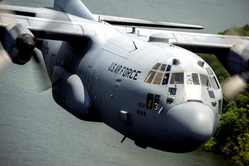 Военно-транспортный самолёт ВВС США Lockheed Martin c-130j