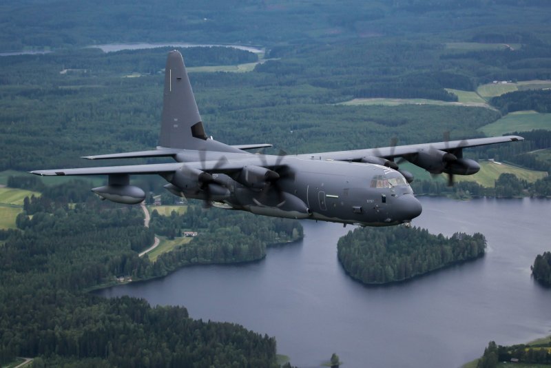 Самолет c-130 Геркулес