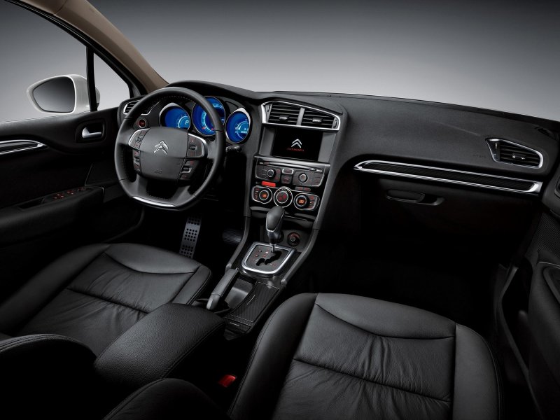 Citroen c4 II седан салон