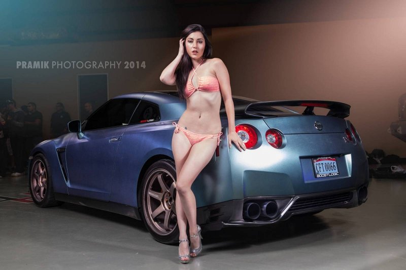 Nissan gt-r r35 с девушкой японкой