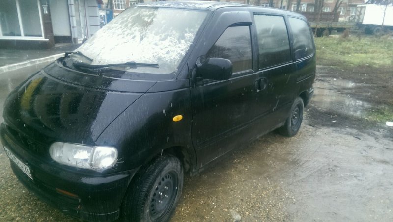 Ниссан Серена с23 2000г