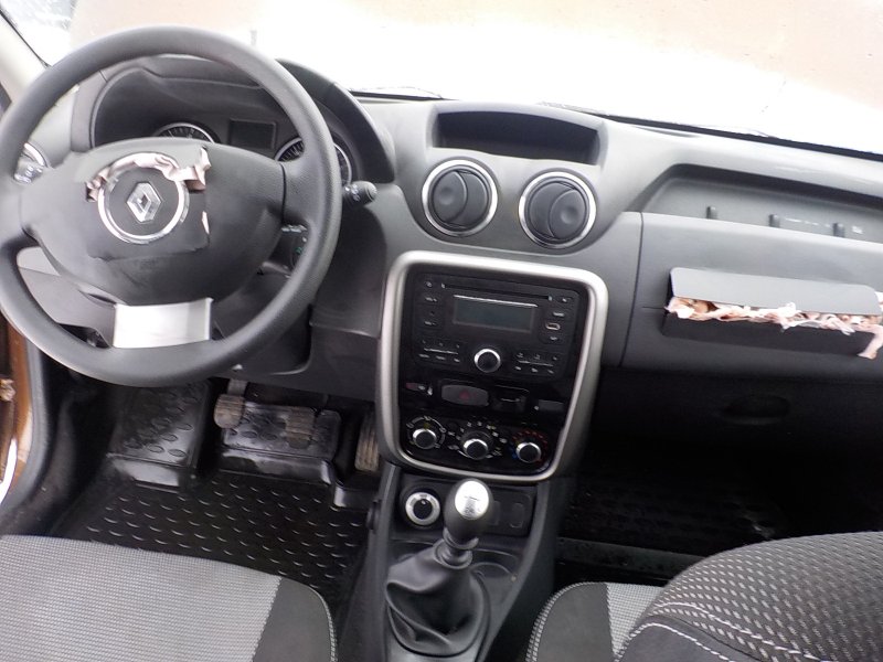 Рено Дастер 2.0 салон