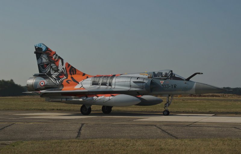 Истребитель Mirage 2000