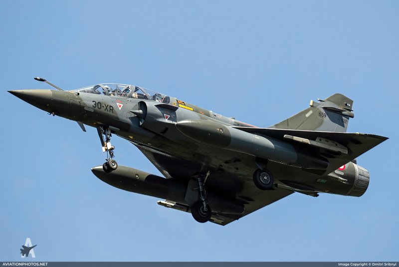 Истребитель Dassault Mirage 2000