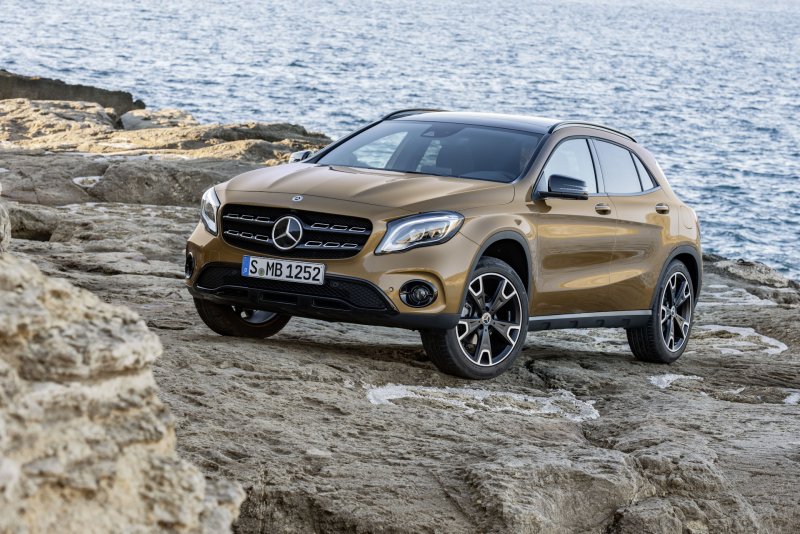 Мерседес кроссовер GLA 250