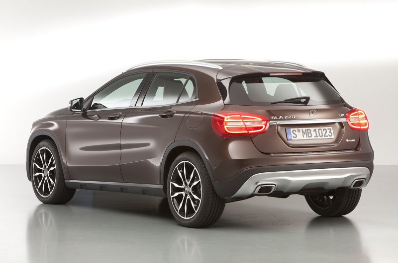Mercedes Benz GLA 2017 салон