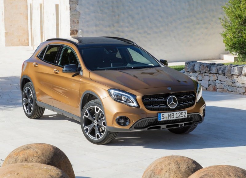 Mercedes-Benz GLA 220