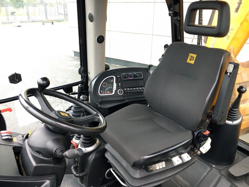 JCB 4cx салон