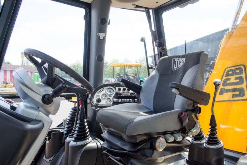 Кабина JCB 3cx