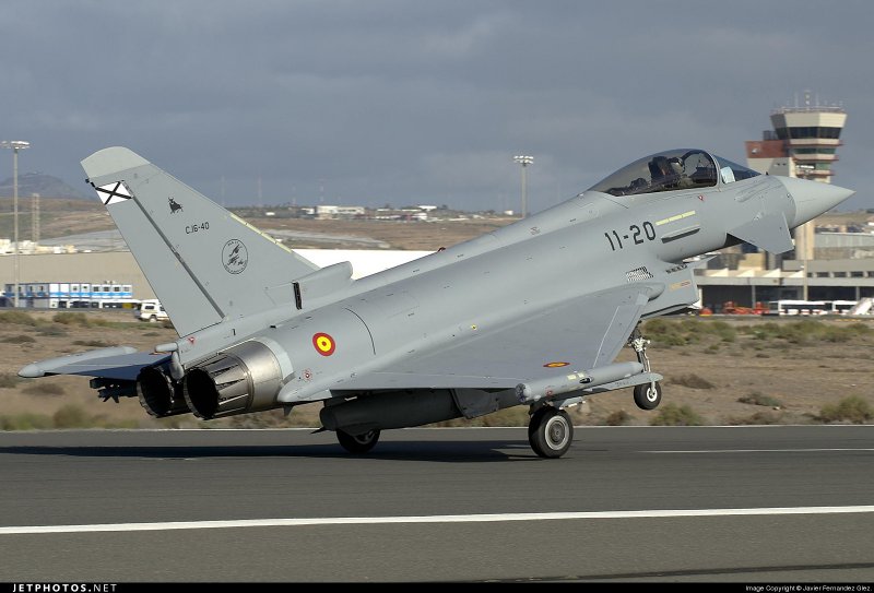 EF-2000 Eurofighter Typhoon 1 48 Revell
