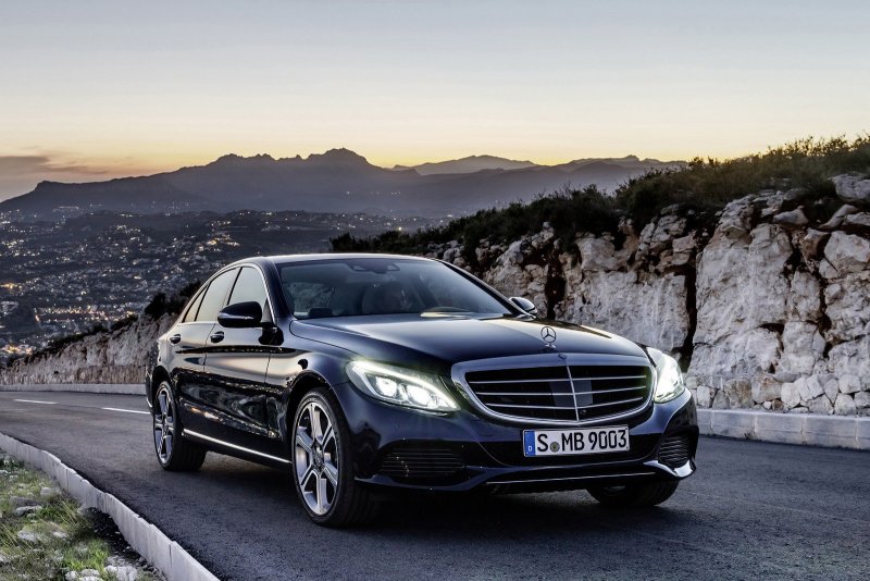 Мерседес-Бенц (Mercedes-Benz).