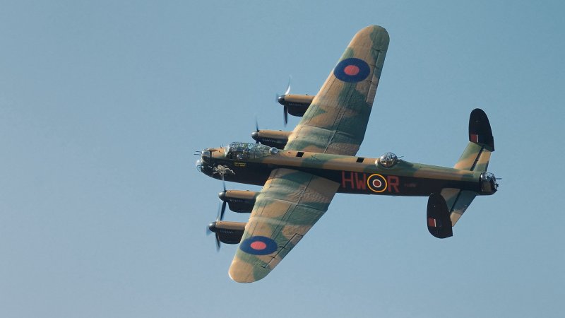 Самолет Avro Lancaster