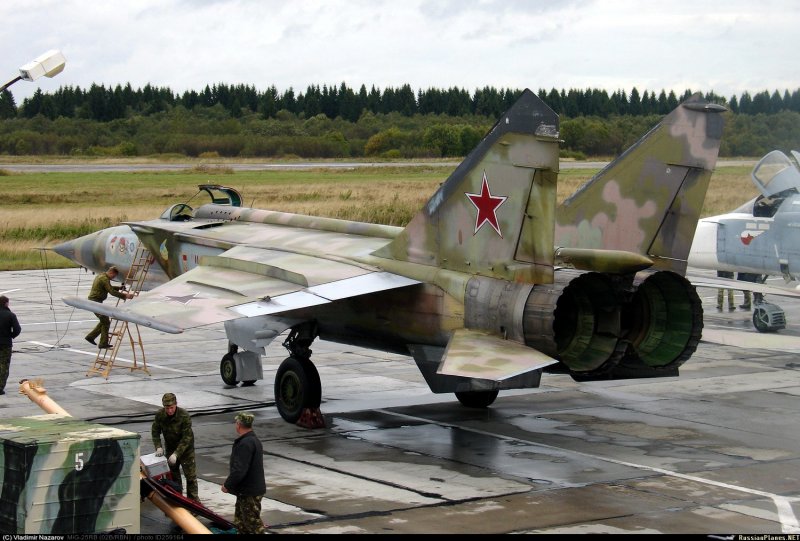 Самолет миг-25рб