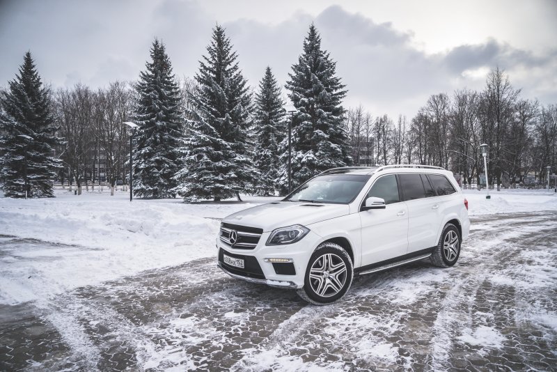 Mercedes Benz gl 350 белая зимой