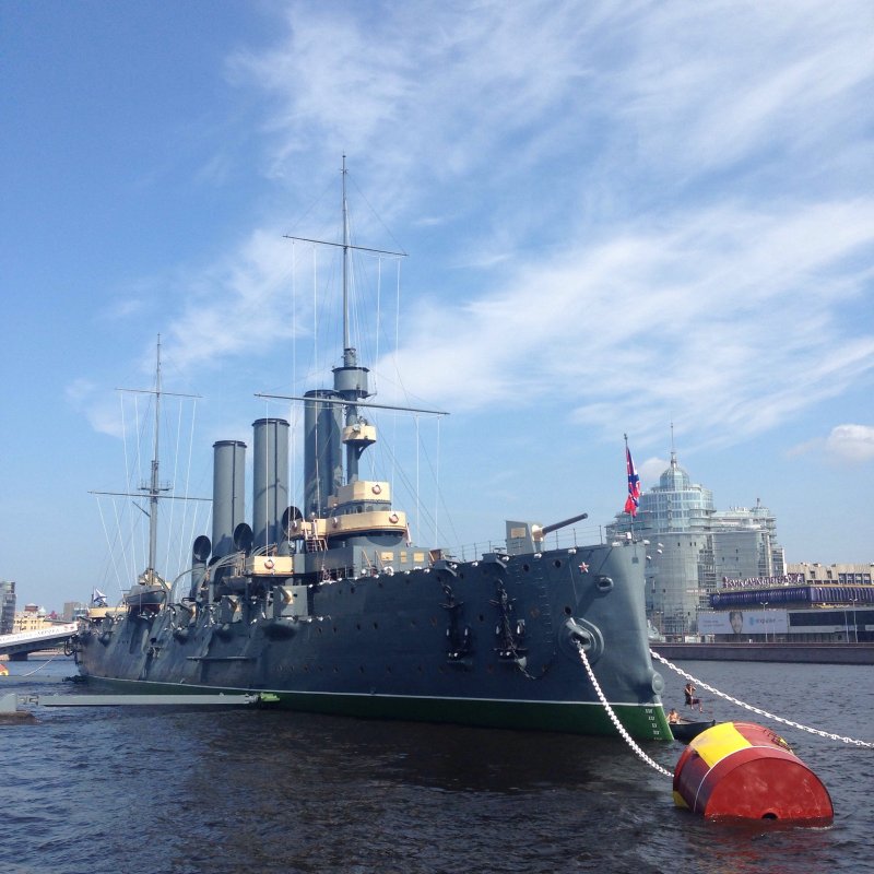 Крейсер Аврора в Кронштадте