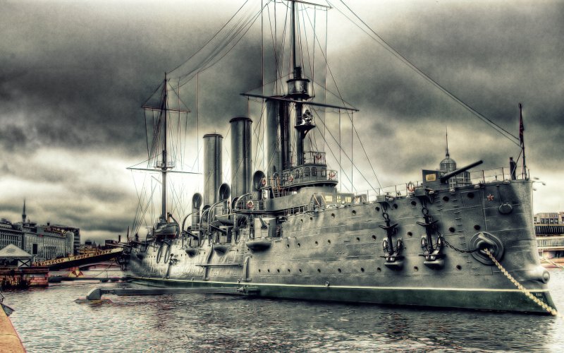Крейсер Аврора в Санкт-Петербурге 1917