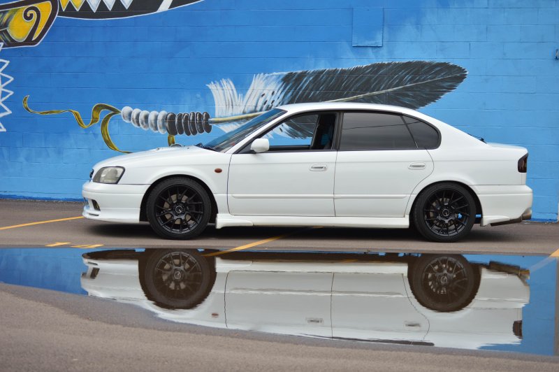 Subaru Legacy b4 белый