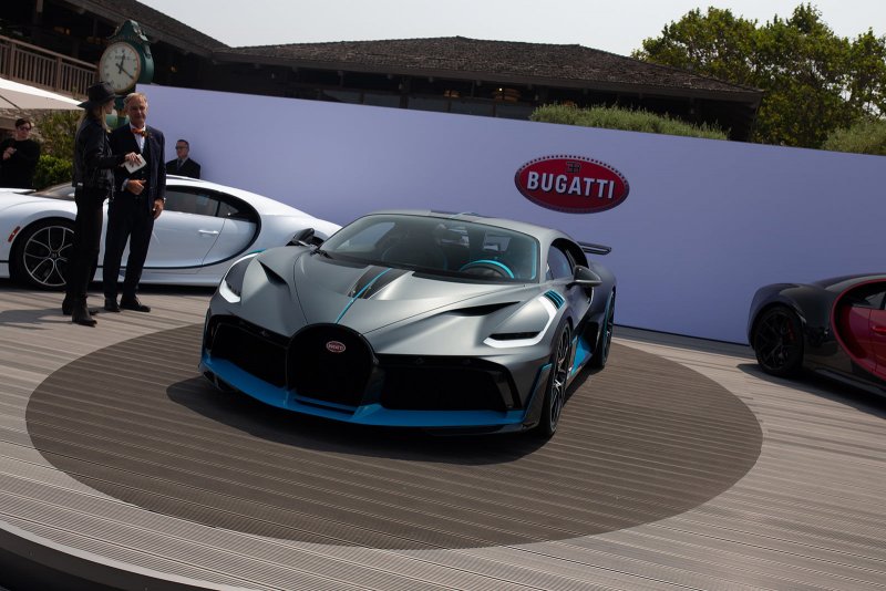 Bugatti салон сзади
