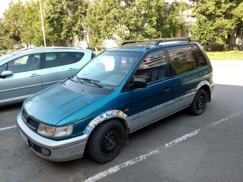 Mitsubishi Space Runner 1996