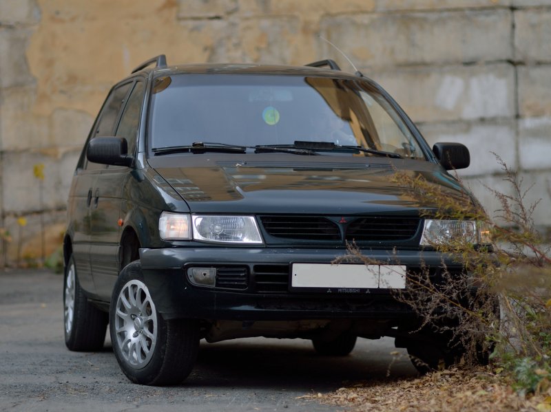 Mitsubishi Space Runner 1997