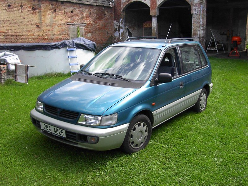 Mitsubishi Space Runner 1999