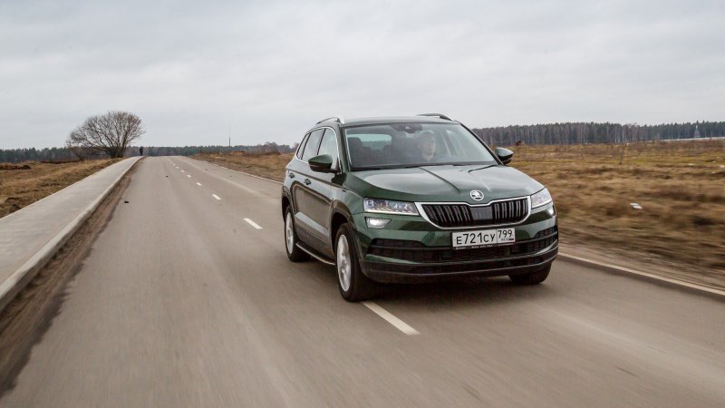 Skoda Karoq серый платинум