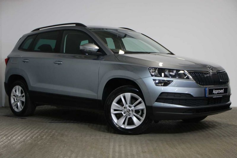 Skoda Karoq серый платинум