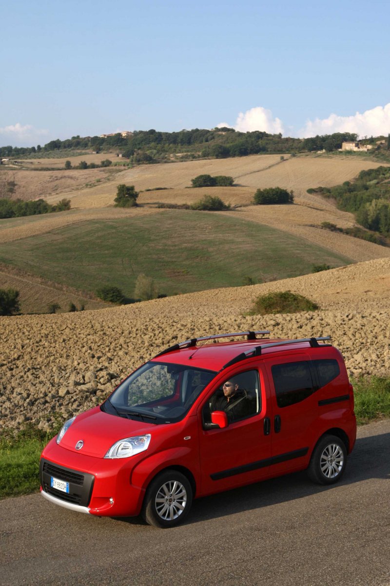 Fiat Fiorino Qubo красный