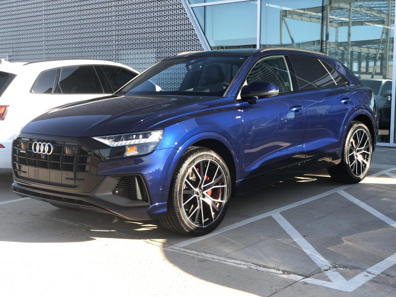 Audi q8 Galaxy Blue