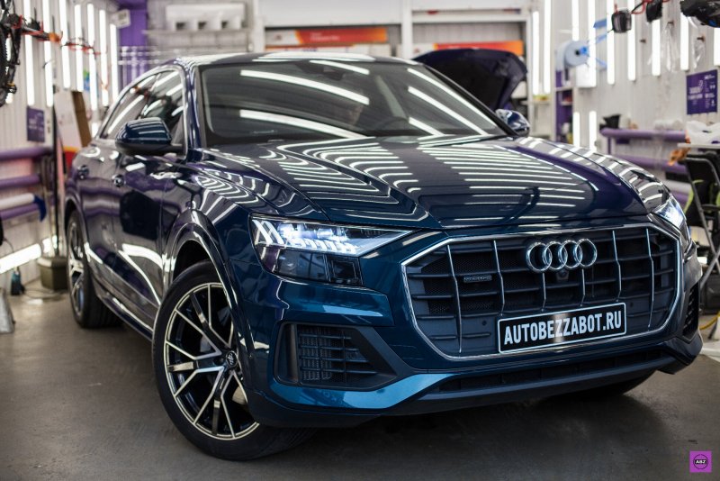 Audi q8 темно синий